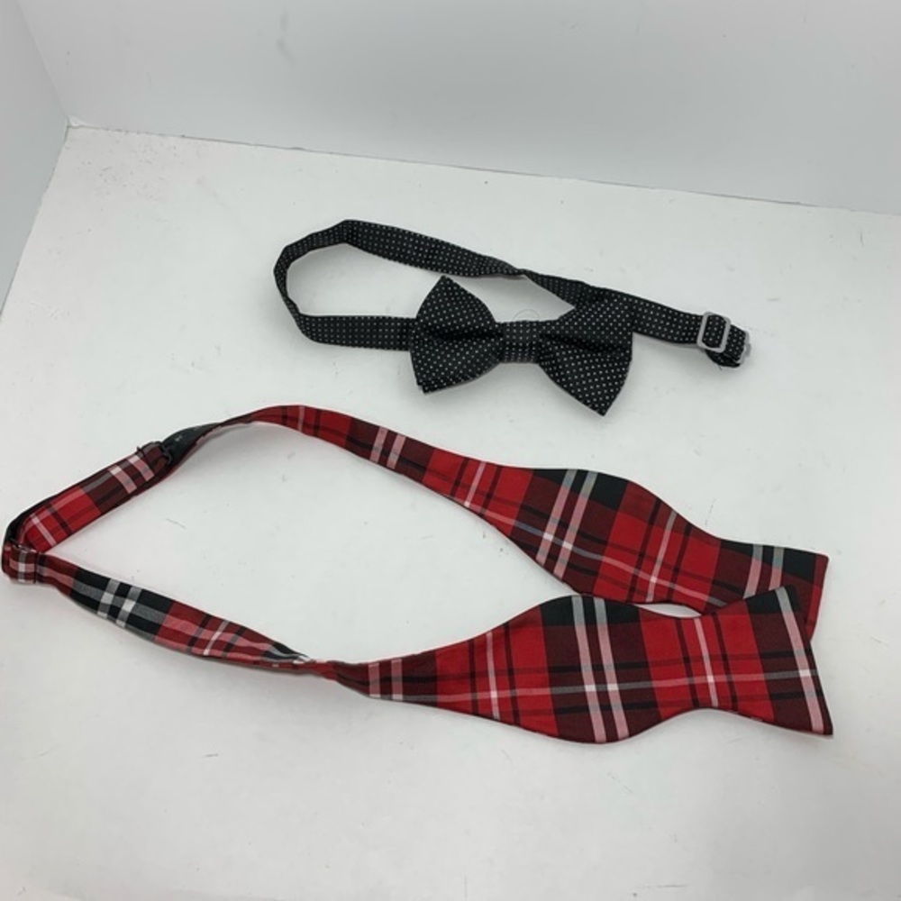 Lot of 2 bow ties adjustable plaid and polka dot